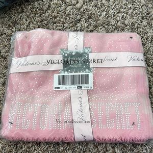 NEW Victorias secret scarf